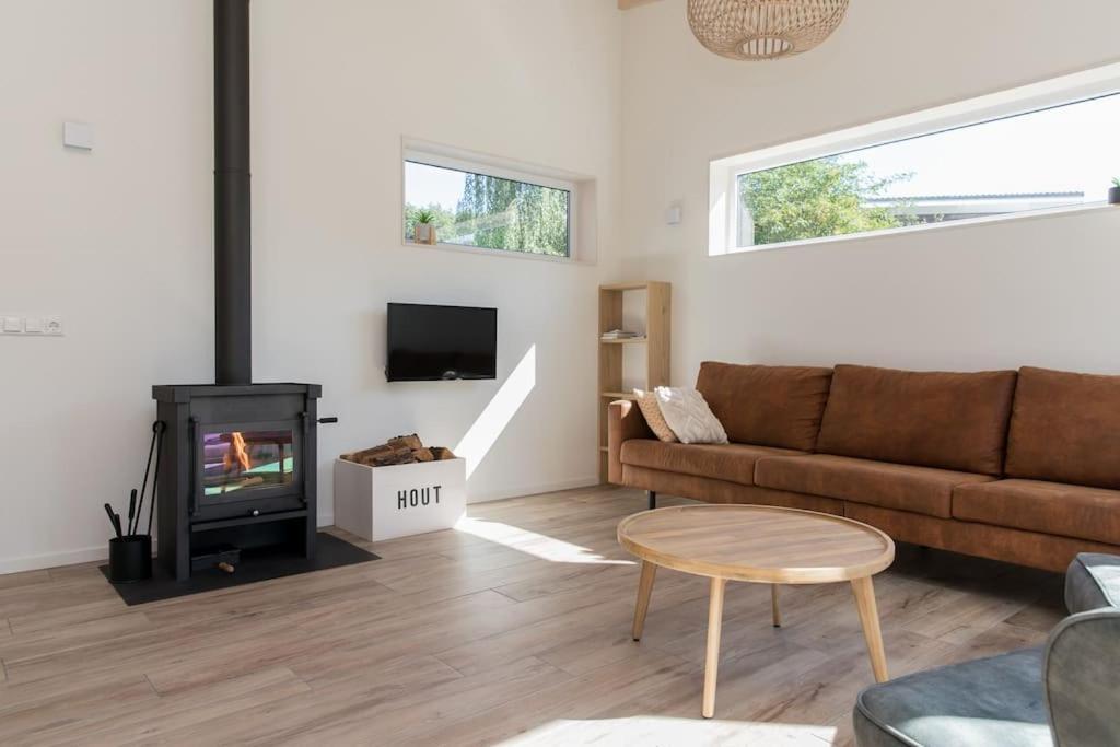 Vakantiehuis Eikzicht Gelegen Aan Het Bos Elsloo  Ngoại thất bức ảnh