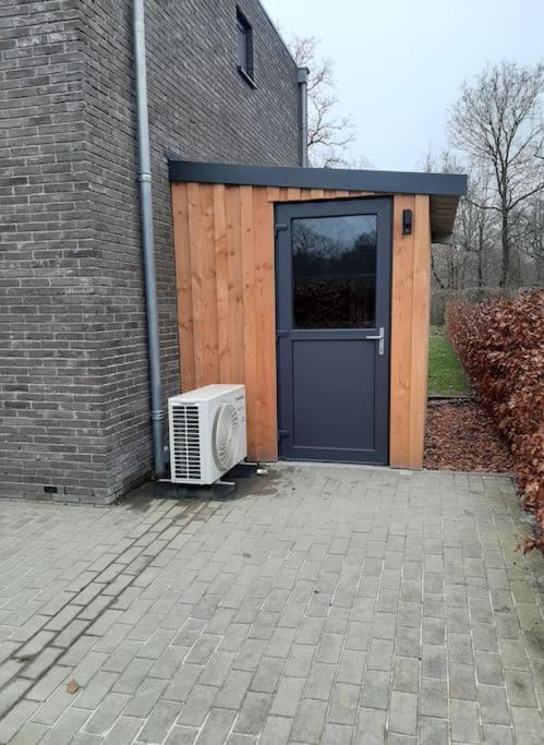 Vakantiehuis Eikzicht Gelegen Aan Het Bos Elsloo  Ngoại thất bức ảnh